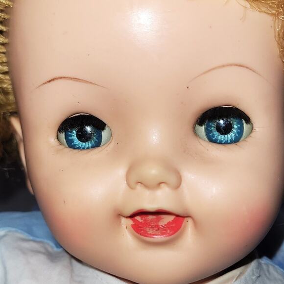 20" Vintage "Cuddles Up" Drink, Wet, Cry~Oil Cloth & Vinyl Baby W/Bear, Blanket - Picture 6 of 12